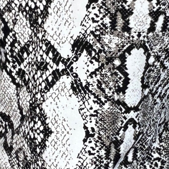 Express Shirt Womens Small Black Gray Snake Print Blouse Puff Sleeves Reptile - Picture 6 of 8